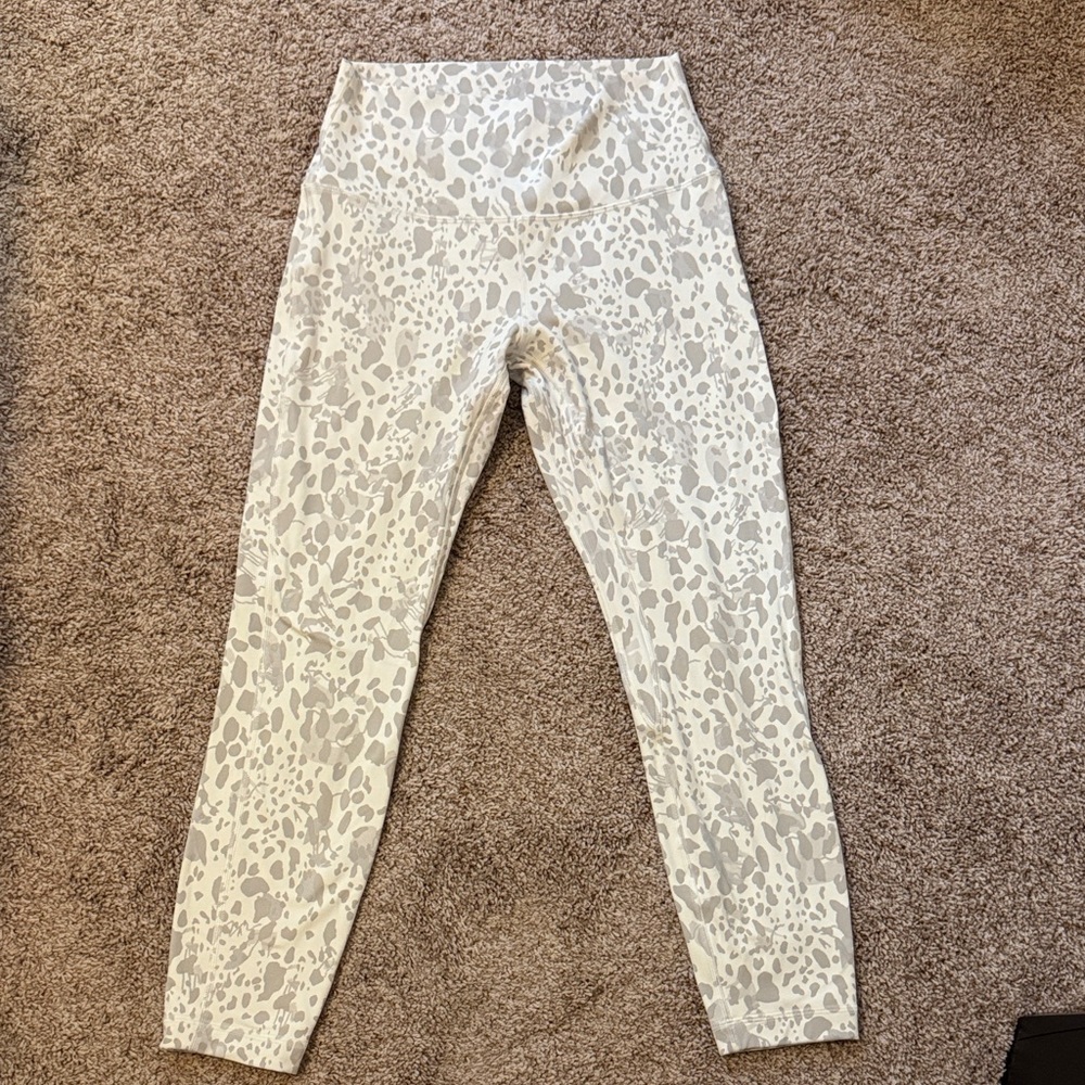 lululemon Align 25” cheetah camo size 8 legging